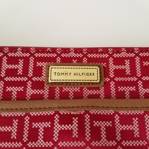 🚫SOLD🚫TommyHilfiger▪︎Crossbody Purse - Picture 5 of 13